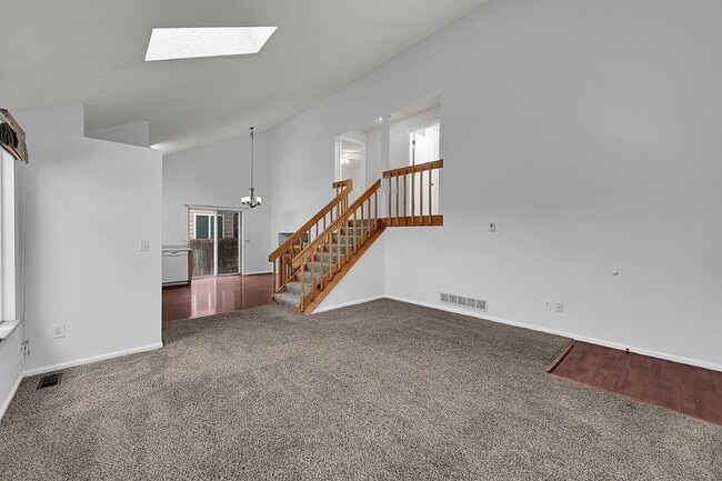 Foto del edificio - $2,495.00, 3 Bed 2 Bath tri-level home loc...