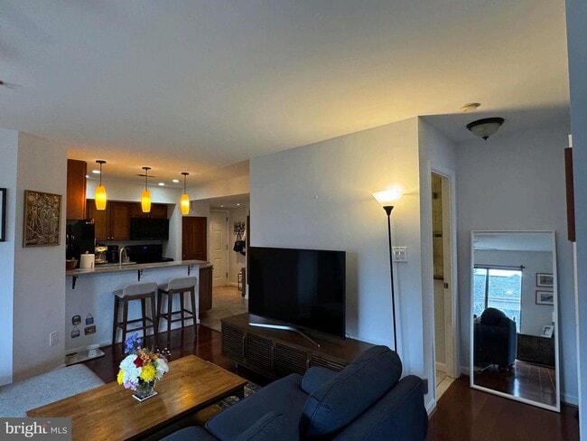 Building Photo - 1029 N Stuart St