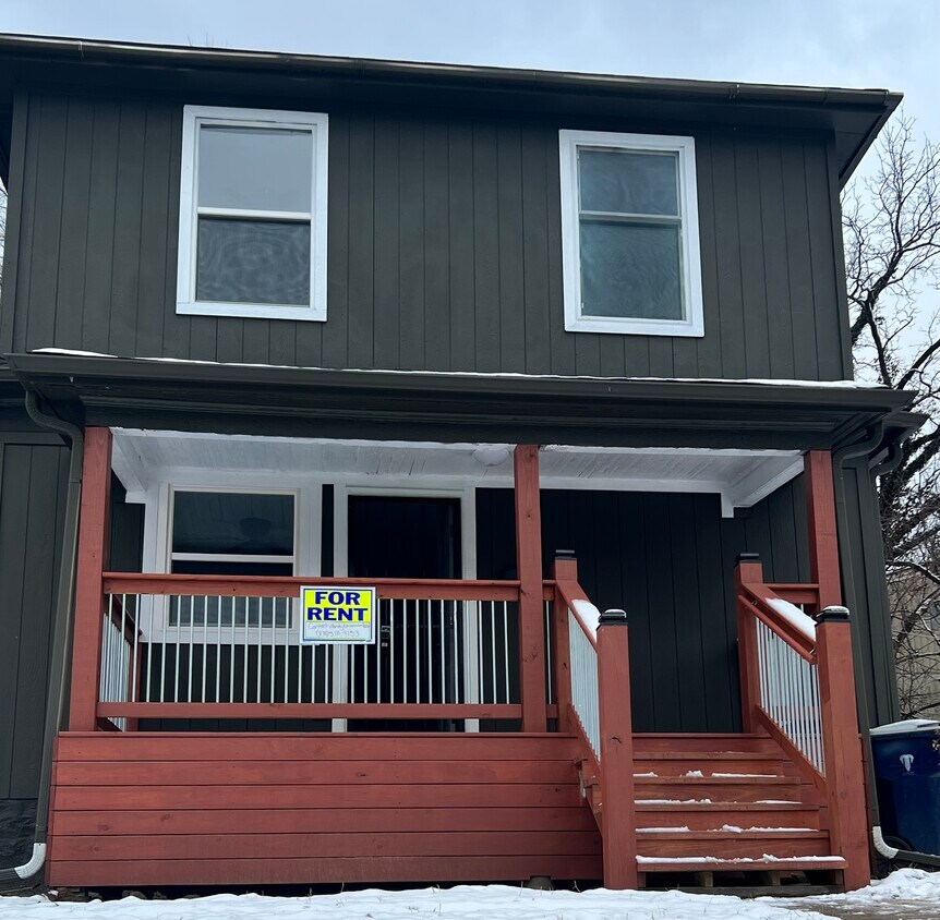 Primary Photo - 3309 Moulton Ave
