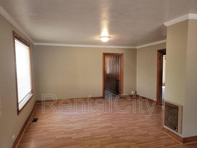 Foto del edificio - 534 Lake Rd