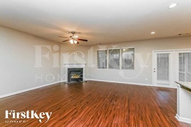 Building Photo - 520 Palm Springs Cir