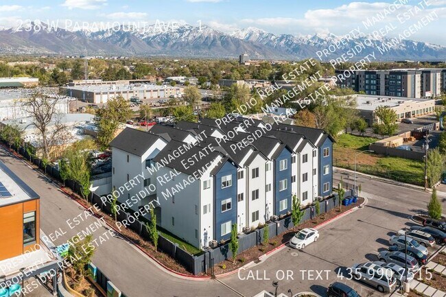 Foto del edificio - 238 Paramount Ave