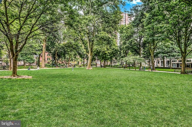 Foto del edificio - 704-6 S Washington Square