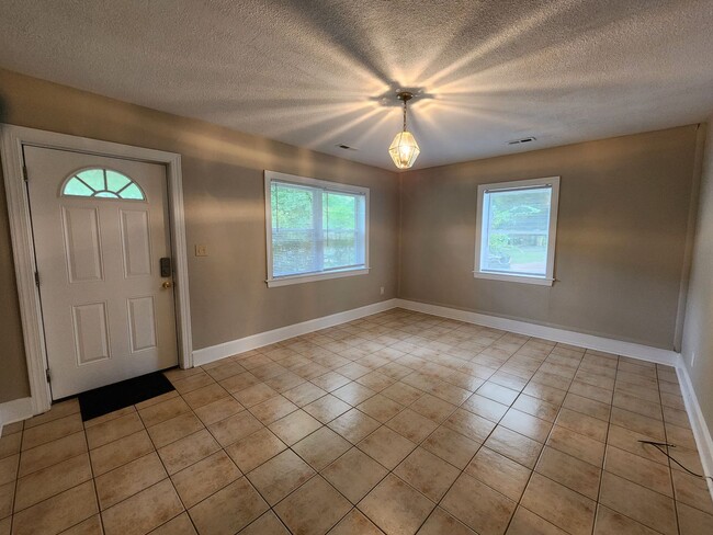 Foto del edificio - 2 Bedroom, 1 Bath Home in Oakhurst