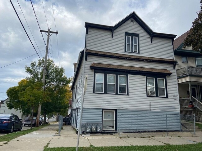 Home - 2491 S 7th St