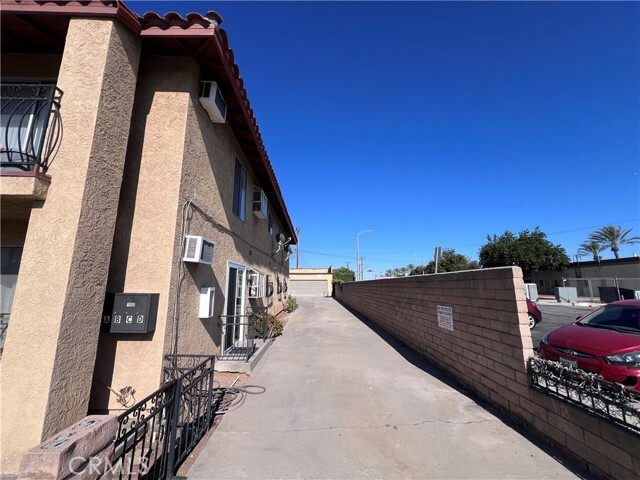 Building Photo - 116 N 10th St