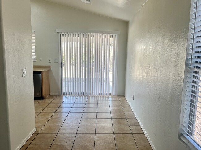 Building Photo - 14920 W Acapulco Ln