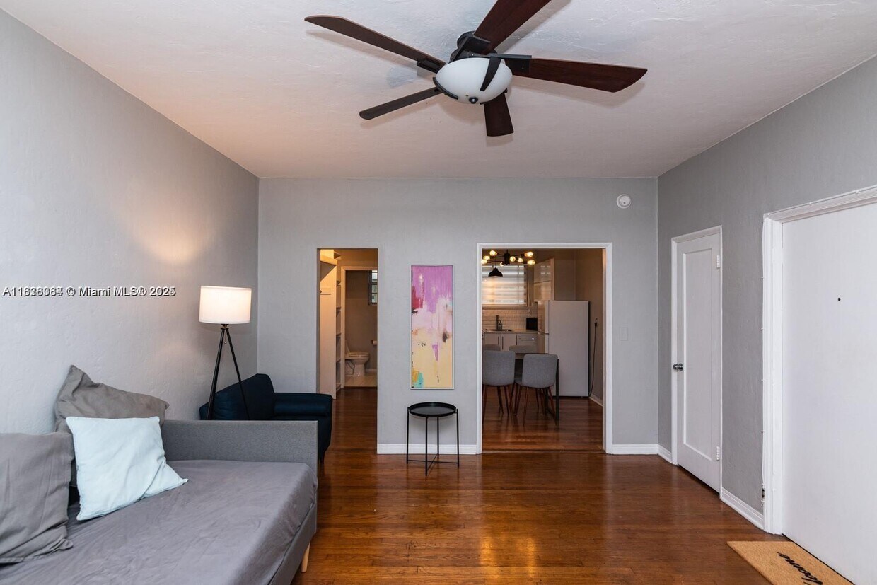 Foto principal - 635 12th St