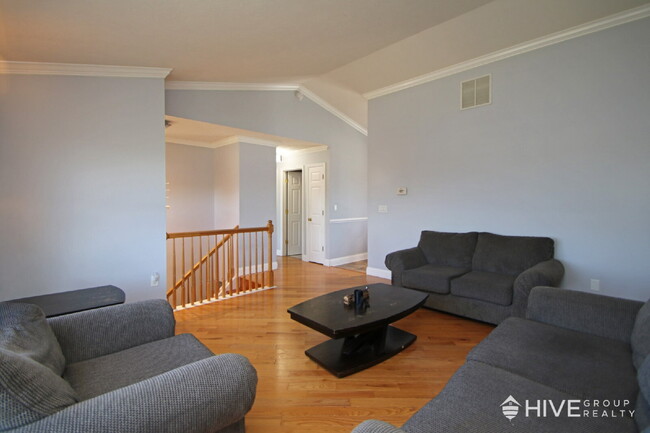 Building Photo - Single-Family Home in Thomas Harrison Midd...