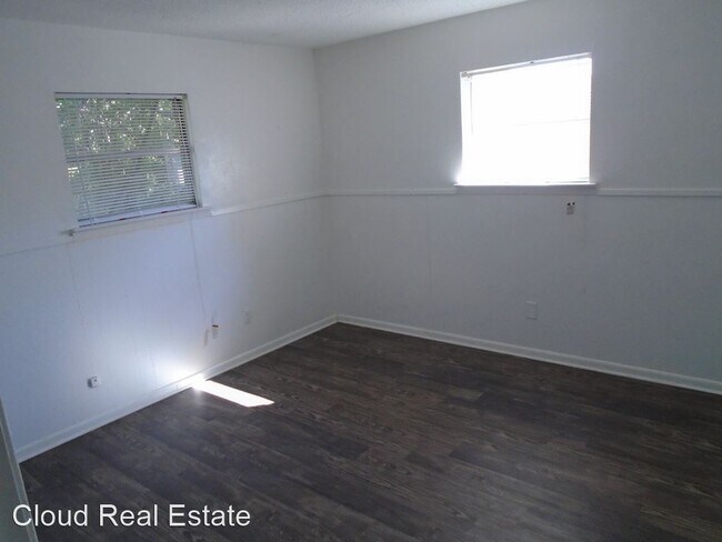 Foto del edificio - 901 Harley Dr