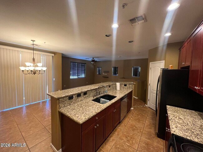 Foto del edificio - 8153 W Groom Creek Rd