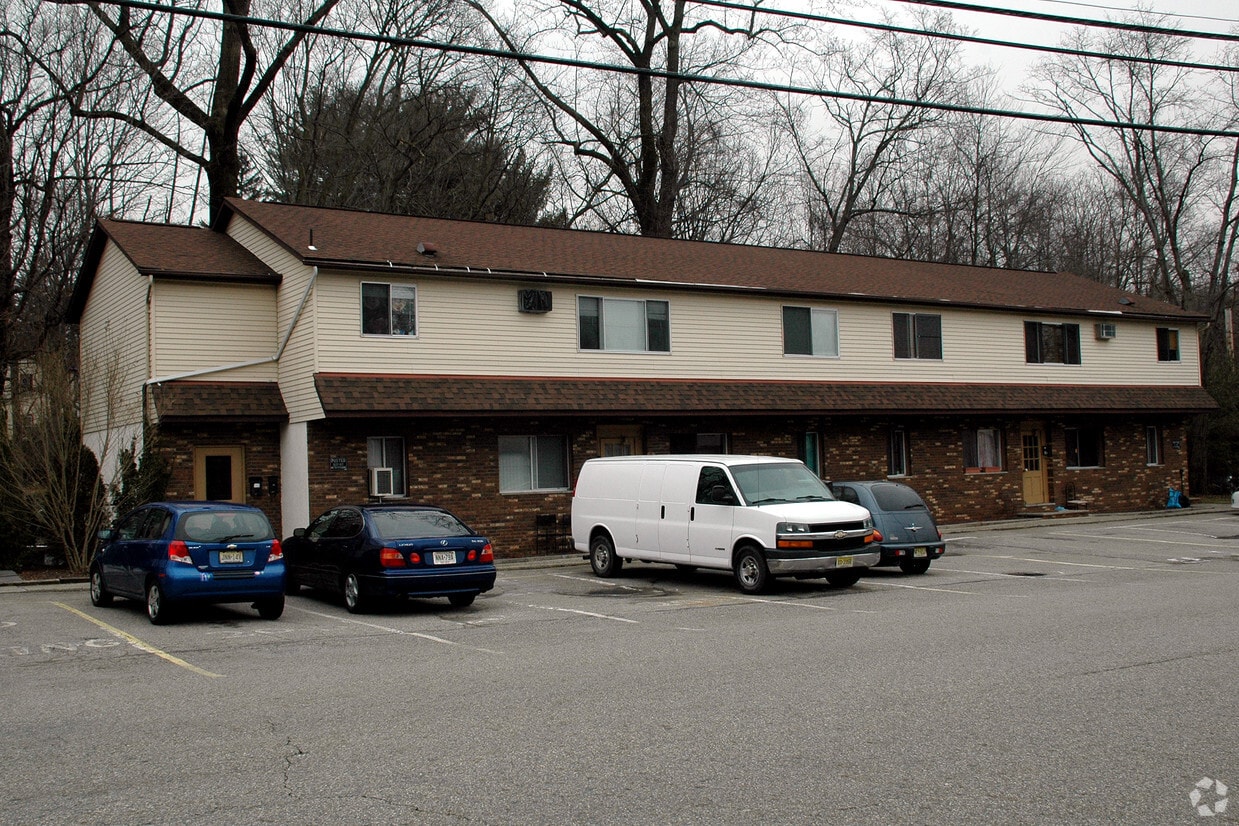 1824 Star Lake Rd, Bloomingdale, NJ 07403 Apartments in Bloomingdale