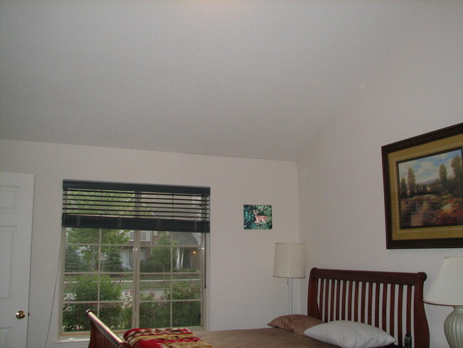 Building Photo - 425 Carson Dr