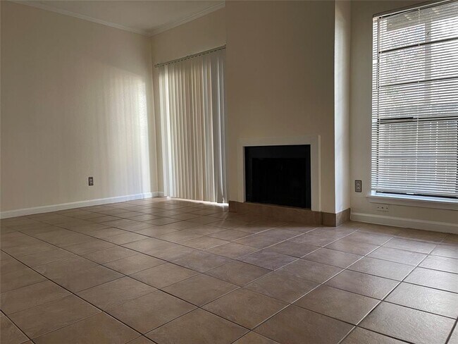 Foto del edificio - 9707 Richmond Ave.