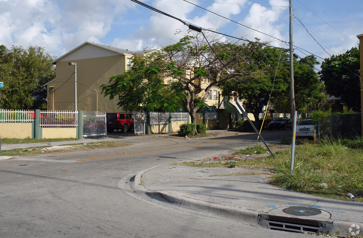 Primary Photo - St. John Apartments