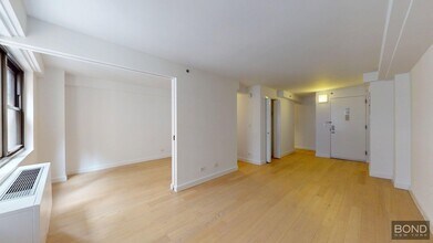 Building Photo - 222 E 39th St