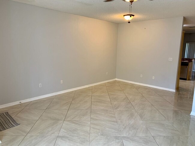 Building Photo - 3 br, 2.5 bath House - 6607 OSPREY LAKE CI...