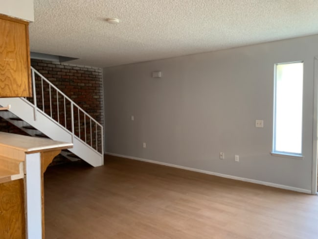 Photo - 1997 Reedy Ave Apartment
