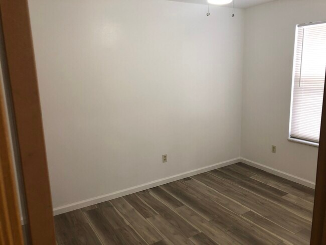 Foto del edificio - 632 S 4th St