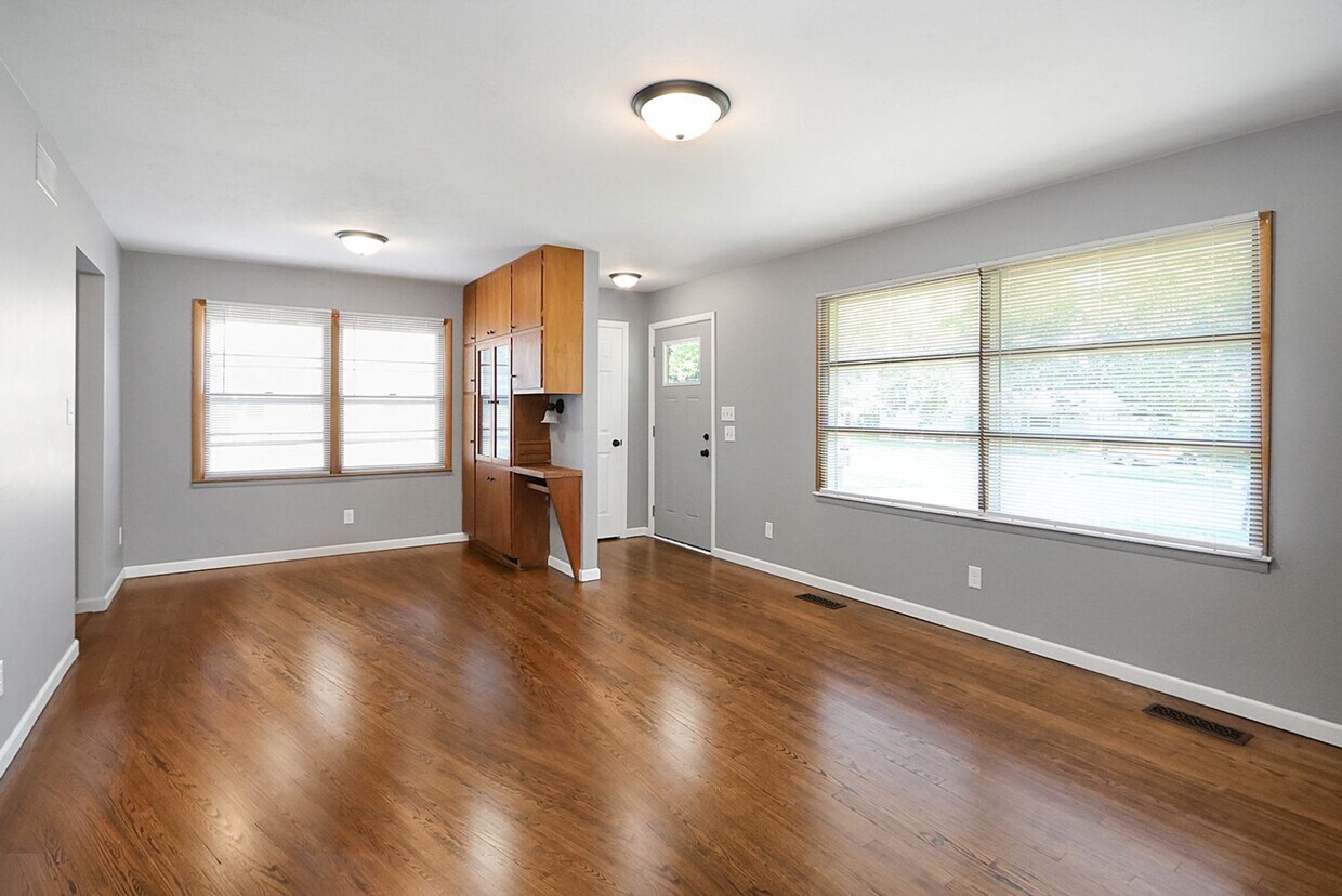 Foto principal - 1817 Elaine Dr