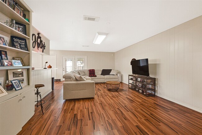 Foto del edificio - 1109 Frances Dr