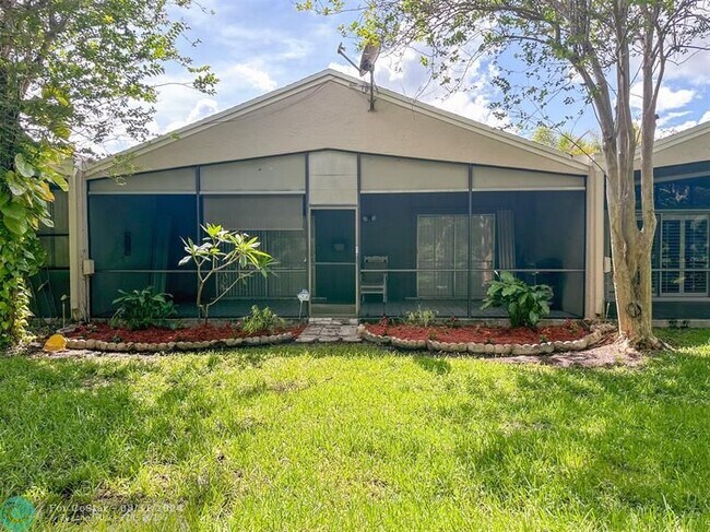 Foto del edificio - 556 Woodgate Cir