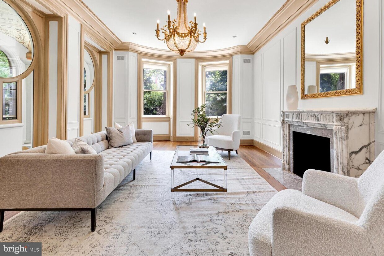Foto principal - 2303 Bancroft Pl NW