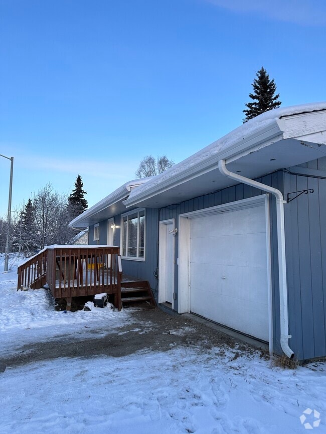 Apartments For Rent in North Pole, AK with Yard 1 Rentals