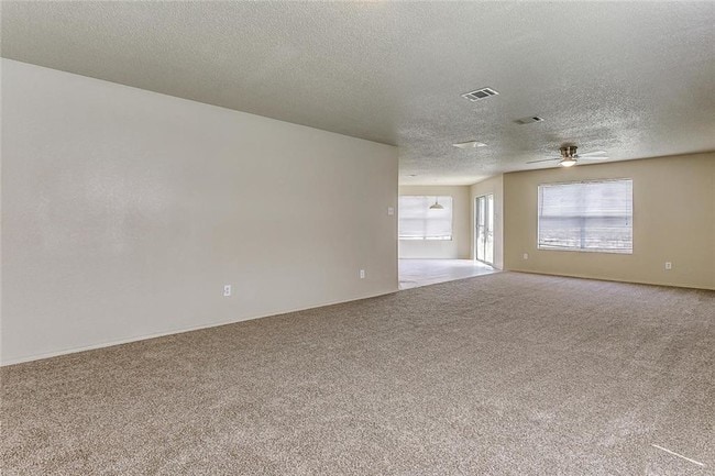 Building Photo - 813 Eagle Dr