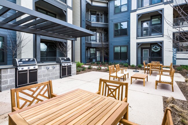 Lantower Alamo Heights Apartments San Antonio, TX