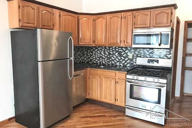 Building Photo - Basic 1 Bedroom Apartment on Fulton Street