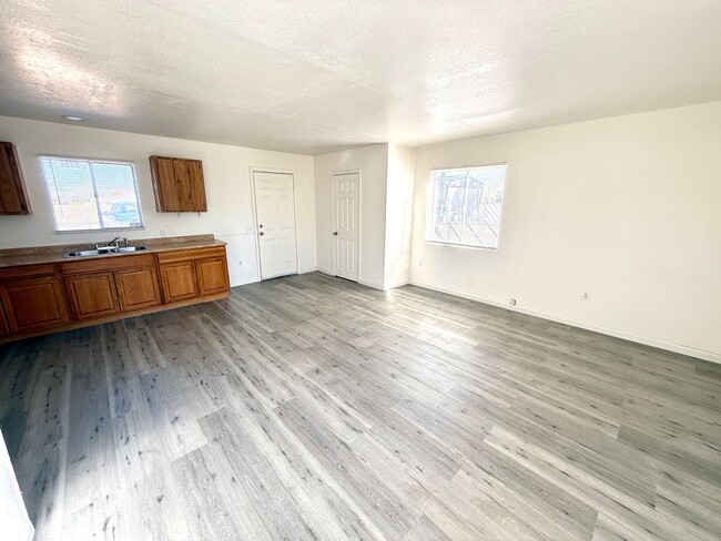 Building Photo - Newly Updated 1 Bedroom Home with Bonus Room!