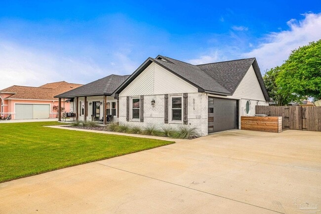 Building Photo - 6015 Chandelle Cir