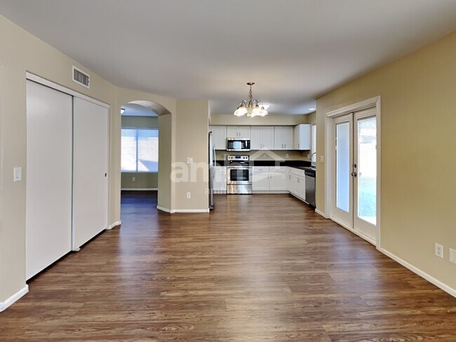 Foto del edificio - 16632 W Belleview St