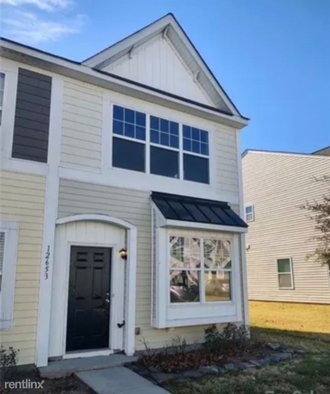 Foto principal - 2 br, 3 bath Townhome - 12653 Persimmon Tr...