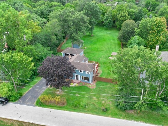 Building Photo - 8S492 Bell Dr