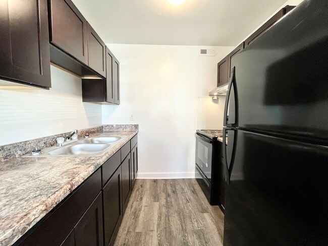 2 BR, 1 BTH - 731 SF - Autumn Ridge Apartments