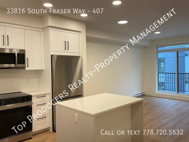 Building Photo - Brand New Condo