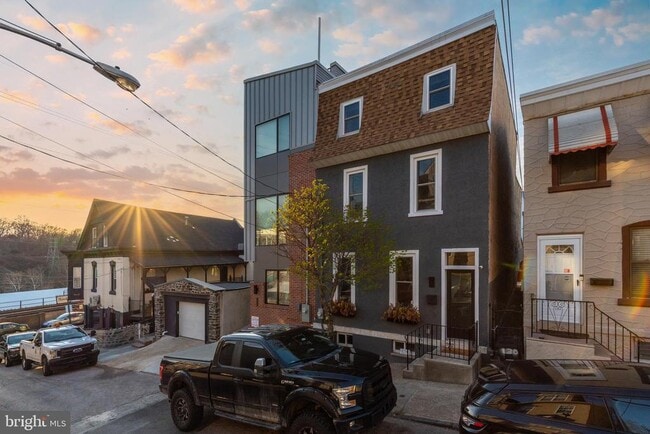 Building Photo - 128 East St