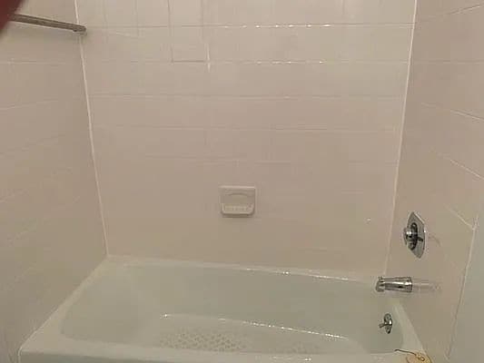 Building Photo - "Charming 1-Bedroom Sanctuary in Prime NYC Location!"