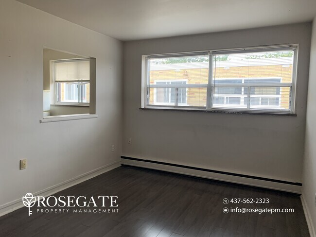 Photo du bâtiment - Pet-Friendly 1-Bedroom Apartment in Hamilton | Heat, Water & Internet Included
