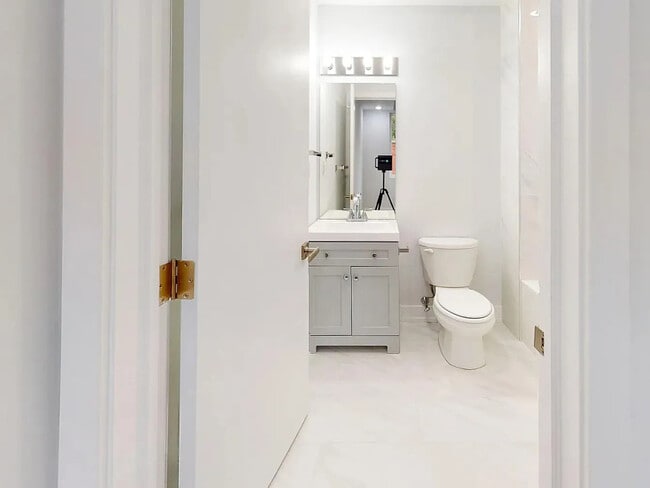 Building Photo - 1728 W Susquehanna Ave