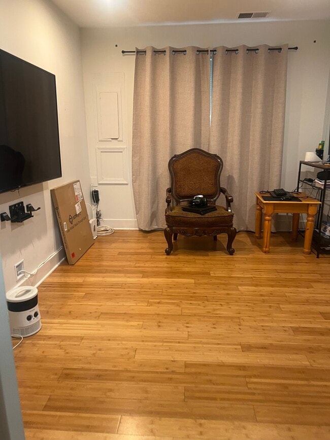 Building Photo - 8226 Castlebury Ter