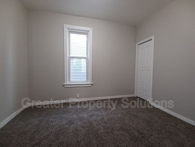 Building Photo - 1719 Sheridan Ave
