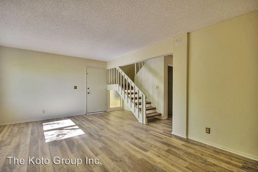Building Photo - 631 E Sola St