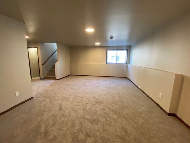 Building Photo - Beautiful 4 Bedroom Home - NEWLY Built