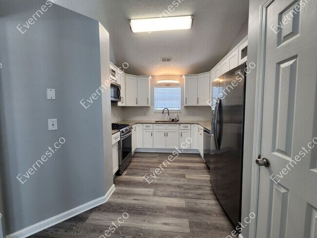 Foto del edificio - 3845 Sunview Dr NW