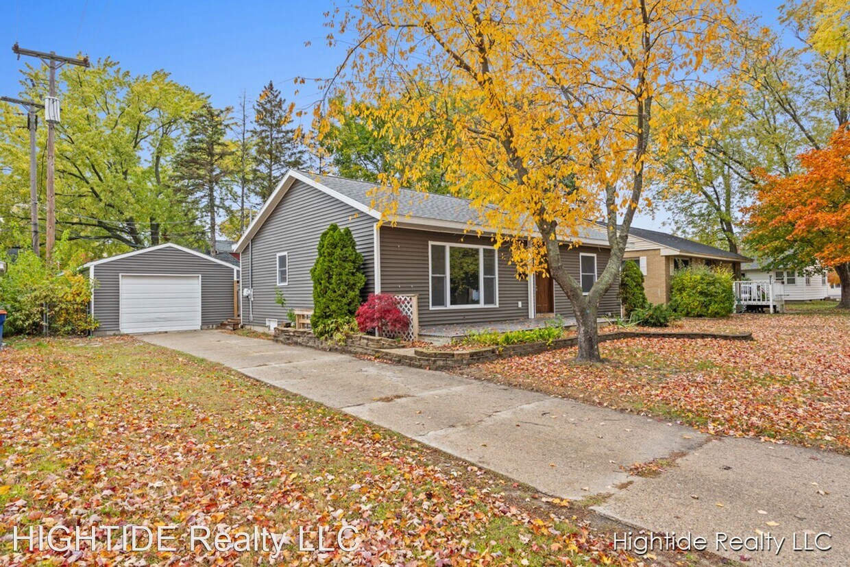 4 br, 1 bath House 3021 Eastland Rd. House Rental in Muskegon, MI