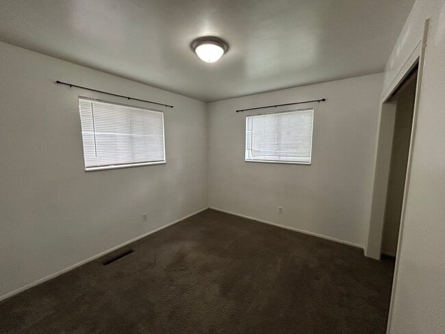 Building Photo - 3 Bed/1.5 Bath in a Cul-de-sac by Universi...