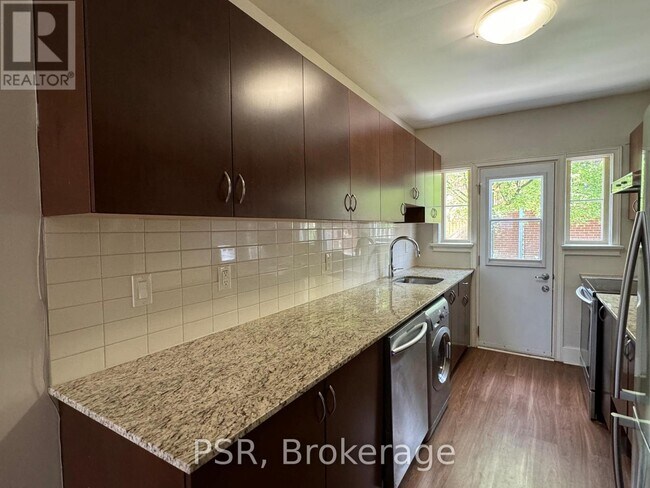 Photo du bâtiment - 1365 Bayview Ave